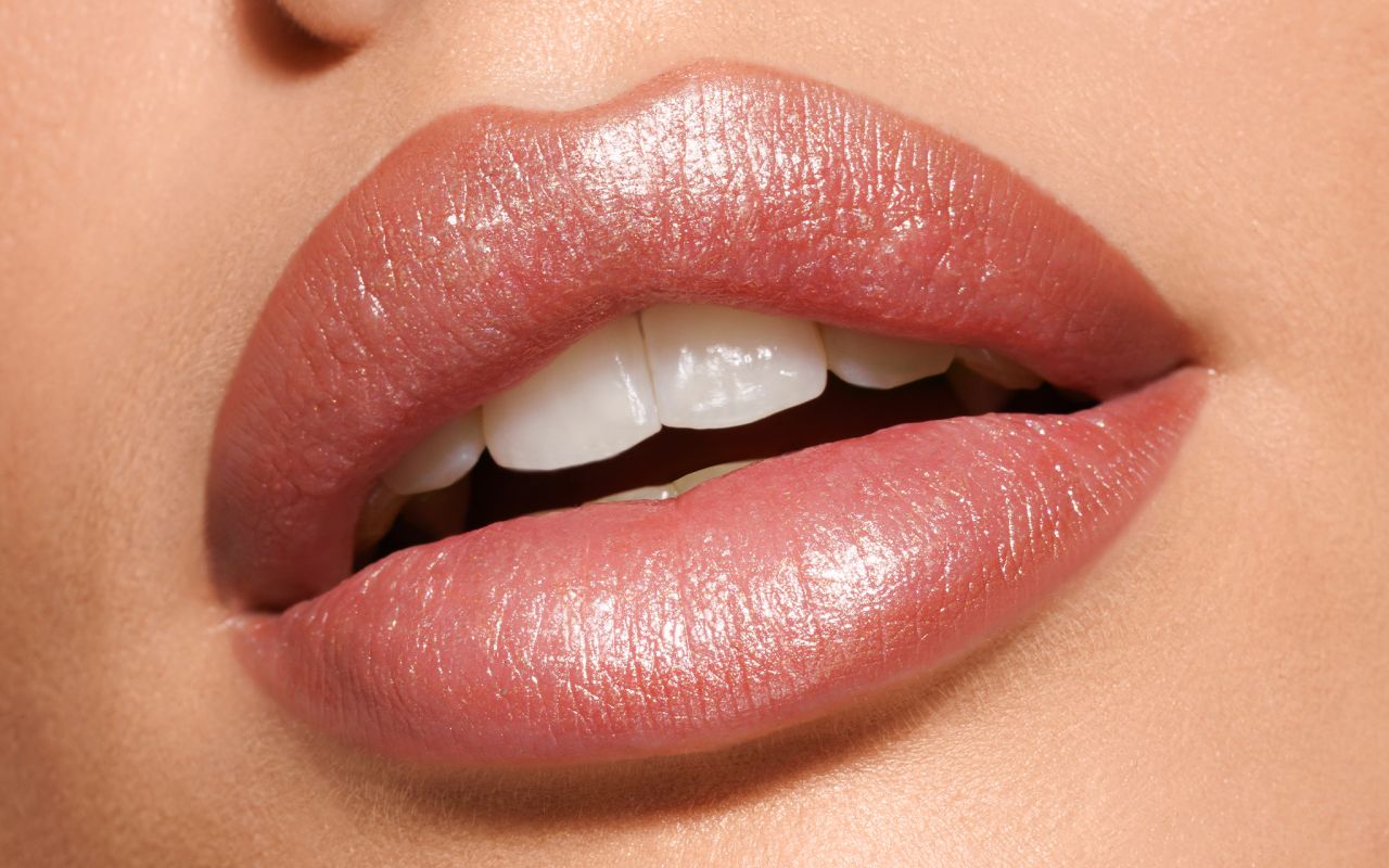 Shine Bright Fluid All Over Highligher - PUPA Milano